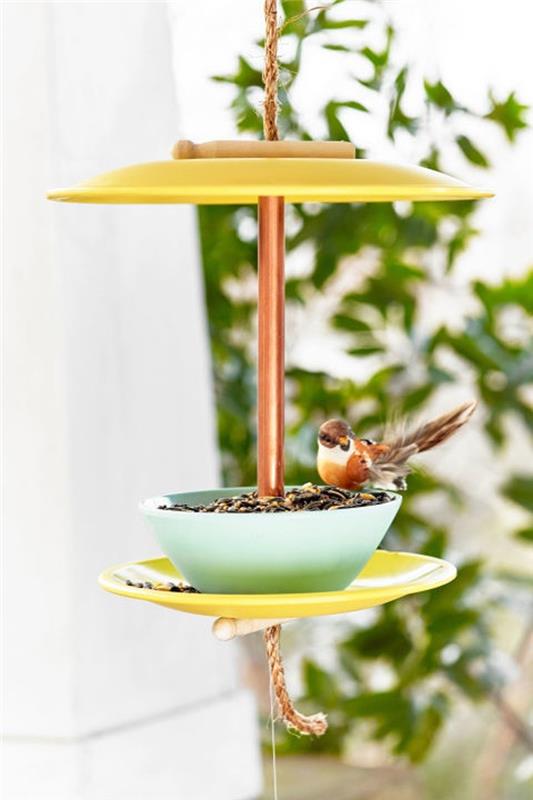 הכינו לעצמכם קישוטי גן יוצאי דופן מפתחים רעיונות מזין ציפורים לעיצוב DIY