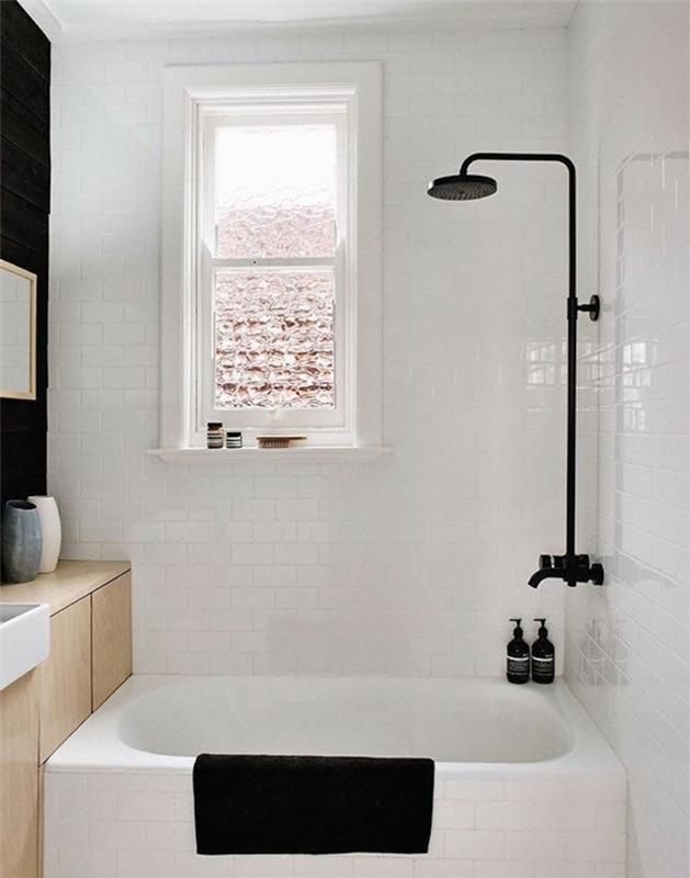 אריחי אמבטיה לבן מבטאים שחורים רעיונות לאמבטיה חדר אמבטיה קטן