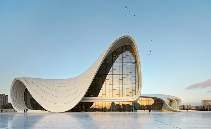 אדריכלים מפורסמים - מדלית גולף חדיד פרס אדריכלות בריטית