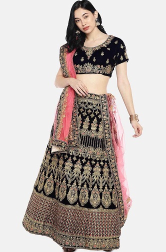 Lehenga de terciopelo negro: