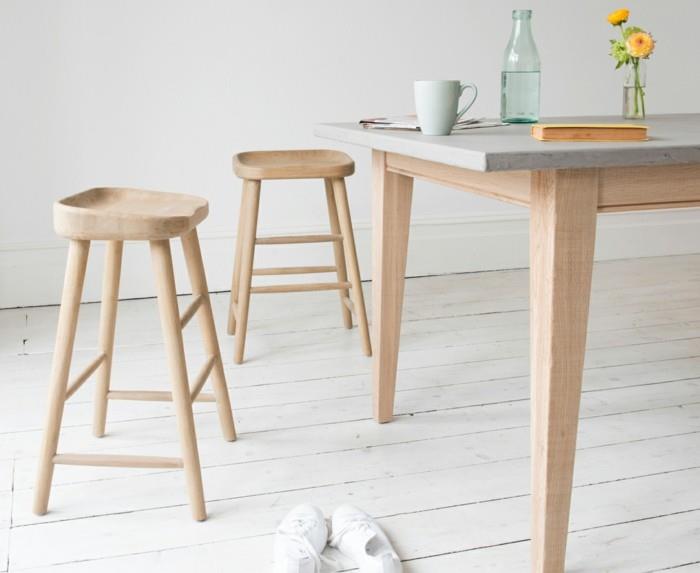 לוחות רצפה עץ כסאות עץ בהיר לבן שולחן אוכל חי באופן טבעי