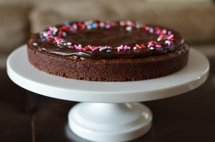 עוגת בראוניז עוגת ציפוי שוקולד יום הולדת