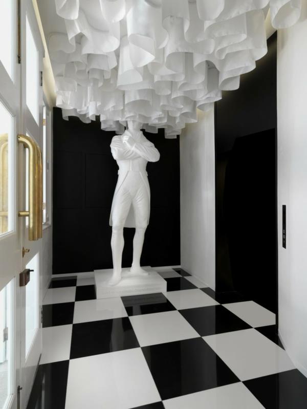 מלון קלאב בהגרלות פסל בעיצוב לבן בסינגפור