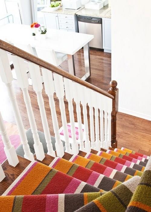 שטיחי מדרגות מגניבים בצבעים עזים
