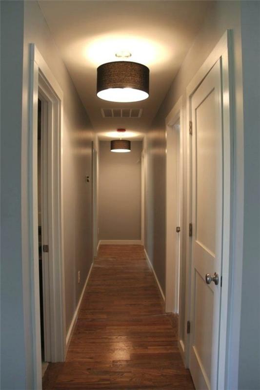 מנורת תקרה במסדרון תליון מנורות