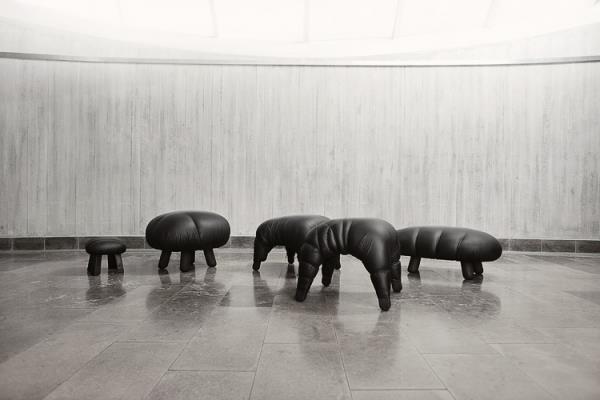 רצף רהיטי מעצבים Fredrik färgs שרפרף מרופד עות'מאני