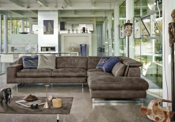 השראה לספה מעוצבת בצבע חום