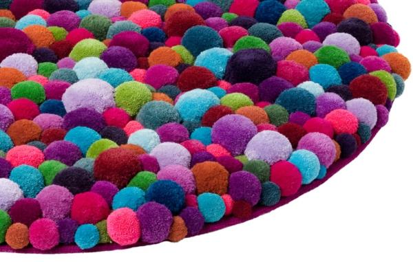 שטיחי מעצבים בובלי צבעוני MYK פונפוניסל