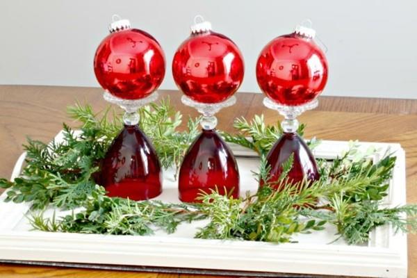 רעיונות עשויים עם כוסות יין לחג המולד