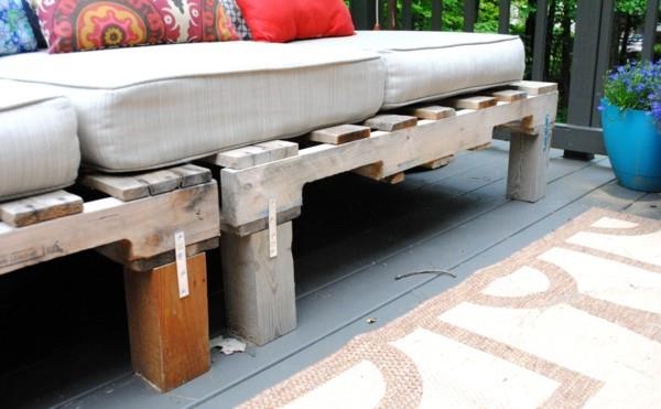 ספה DIY ממשטחים בונים עיצוב מרפסת מרפסת משלכם