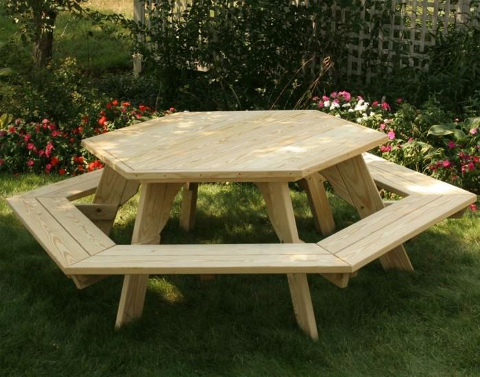 שולחן פשוט לגינה עשוי עץ