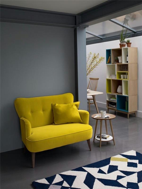 צבע הקיר רעיונות לריהוט אפור בהיר קירות אפורים וכורסאות צהובות