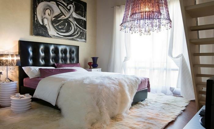 ריהוט ריהוט חדר שינה אורות שולחן יפים שטיח לבן תקרה וילונות אווריריים