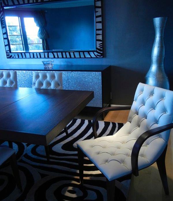 חדר אוכל אלגנטי אגרטל רצפה עם תאורה כחולה