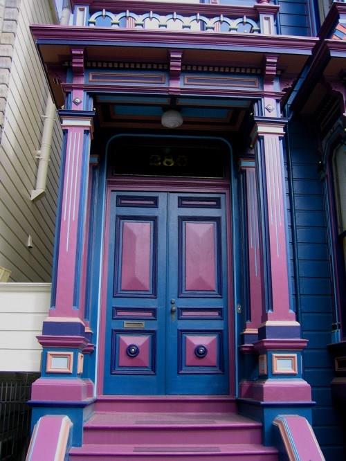 עיצובים מעולים של דלת הכניסה מעץ מלא סגול