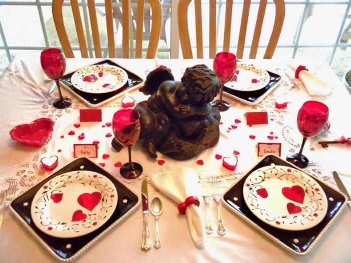 לקשט שולחן אוכל ארוחת ערב רומנטית יום האהבה