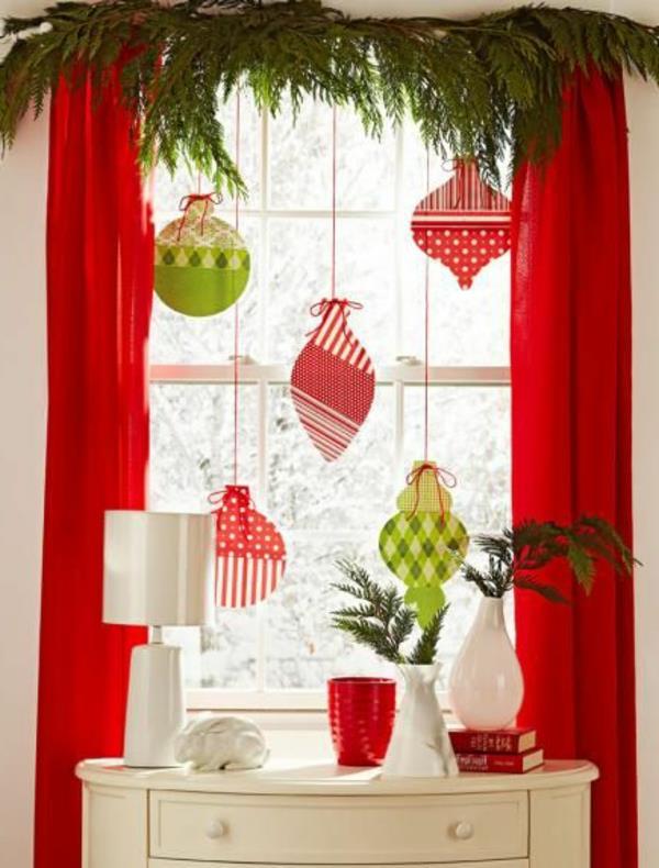 קישוט חלון בד כדורי עץ חג המולד ירוק אדום