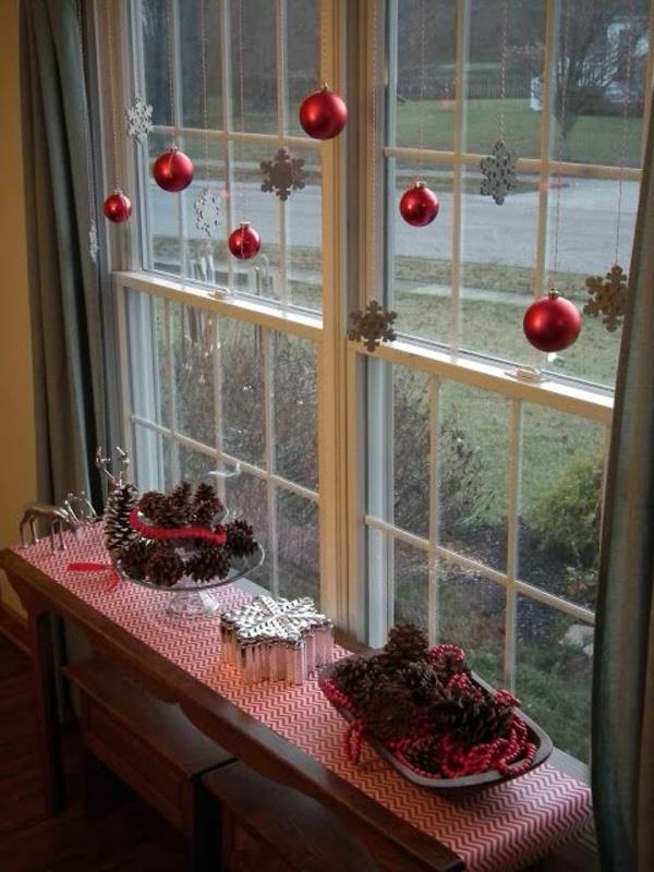 קישוט חלון חג המולד אדום כדורי חג המולד פתיתי שלג