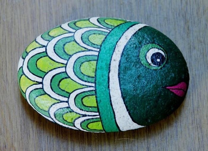 רעיונות לציור דגים צובעים אבנים עם ילדים