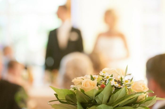 טקס חתונה חינם קישוט חתונה עם פרחים