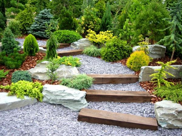 עיצוב גן מדרגות חלוקי נחל אבני עצי מחט