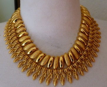 Collana girocollo in oro tradizionale