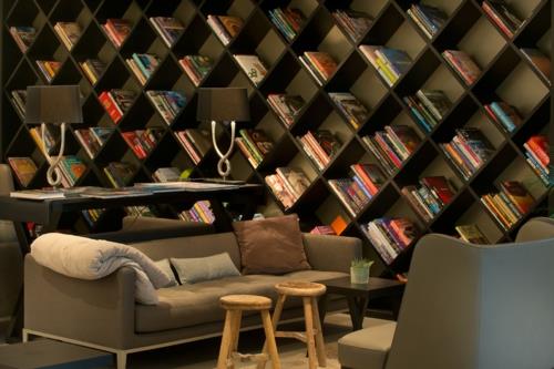 בית ספריית מדפי קיר בצורת יהלום ספה כורסת שרפרף עץ