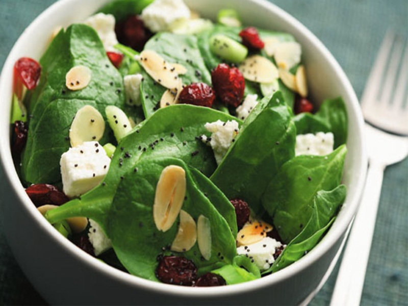 Come usare le insalate per perdere peso