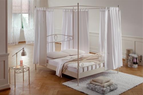 מיטת אפיריון בחדר השינה רעיון עץ לבן רגיל