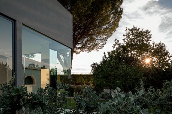 ארכיטקטורה היסטורית עיצוב מודרני מלון עצי גינה בסיציליה