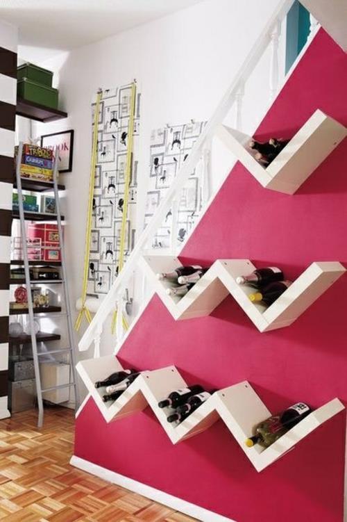 לוחות עץ זיג זג מדף יין לבנות פרויקט DIY אחסון יין קיר מדרגות