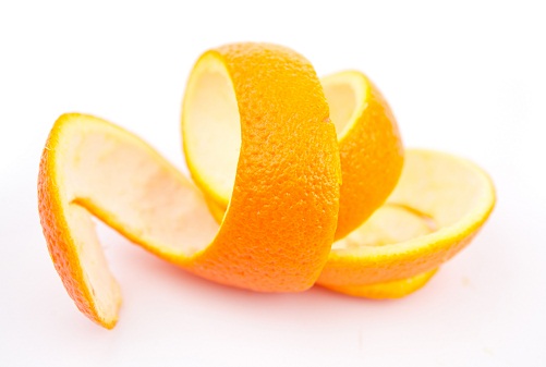 Remedios caseros para las manchas negras - Polvo seco de piel de naranja