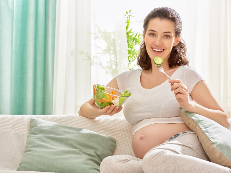 Quante calorie dovresti assumere durante la gravidanza?
