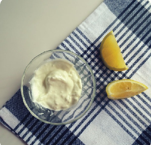 Maschera Yogurt e Succo di Limone