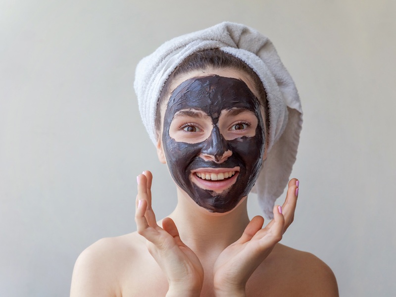 Cómo usar una mascarilla facial para rejuvenecer tu piel