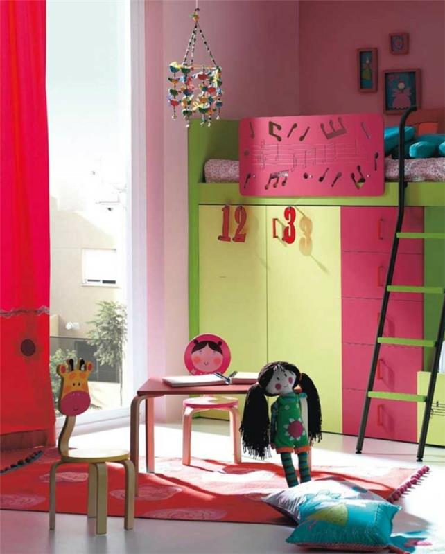 שטיח לווילונות אדומים בצבע חדר ילדים