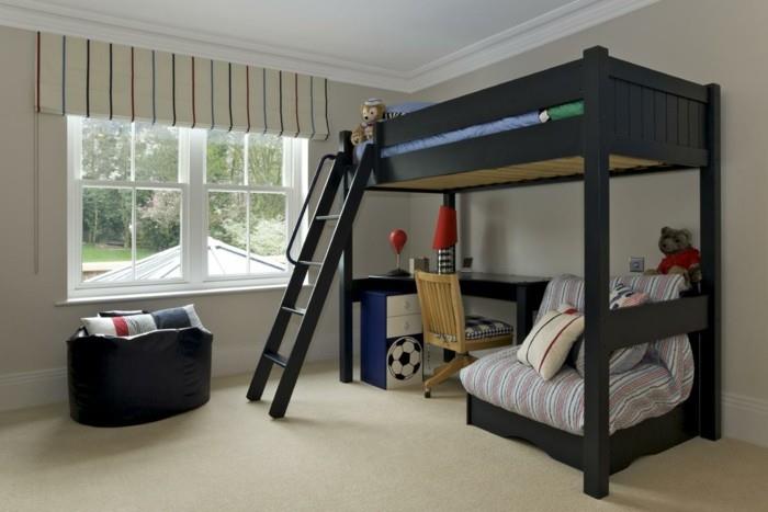חדר ילדים עיצוב מיטת לופט בנים עיצוב חדר שטיח בהיר וילונות רומאיים