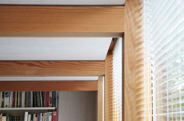 קוביית גינת סככת ספריית לוחות רצפה מעץ חלון בית טרומי
