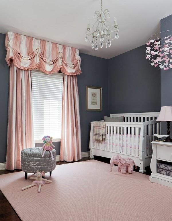 ילדות חדר תינוקות קירות אפורים וילונות שטיח ורודים