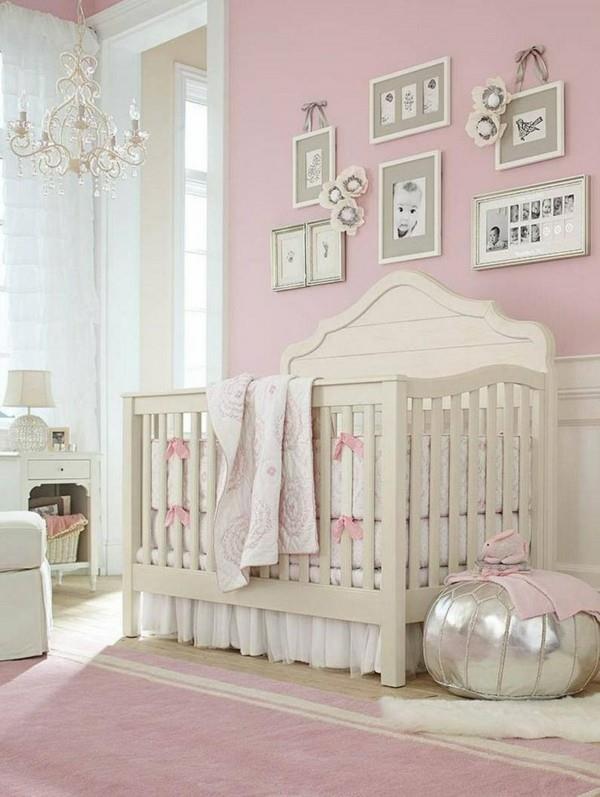 חדר תינוקות לנערות קירות ורודים בהירים שטיח ורוד ורוד