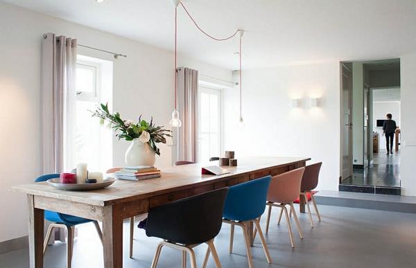 ריהוט חדר אוכל מודרני מינימליסטי שולחן עץ כסאות צבעוניים