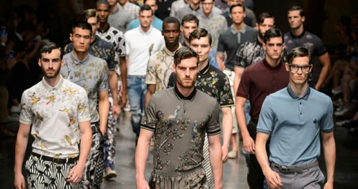 מגמות אופנת גברים 2016 מכנסי חולצת טריקו מזדמנים בדוגמת פרחים בדוגמת שבוע האופנה של מילאן דולצ'ה גבאנה
