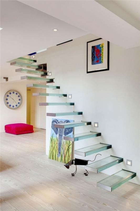 מדרגות מודרניות מזכוכית צפות אורגנית