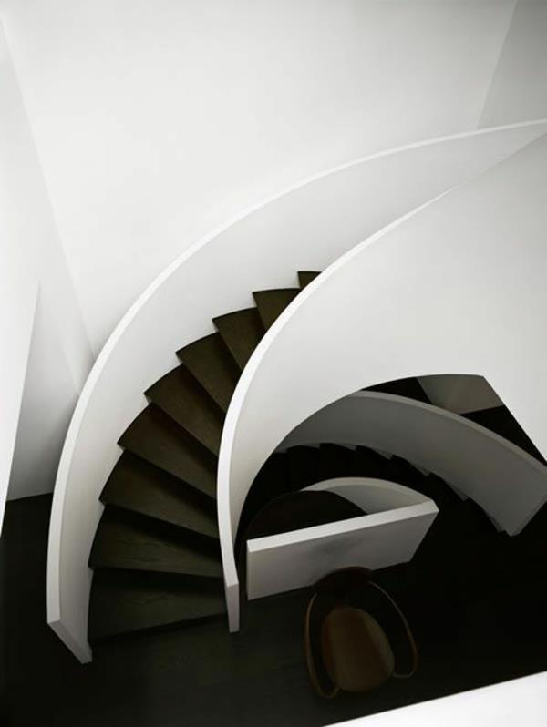 עיצוב מדרגות לולייניות מודרני שחור ולבן