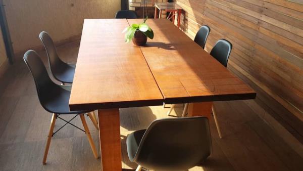בנה לעצמך שולחן מודרני עץ נהדר