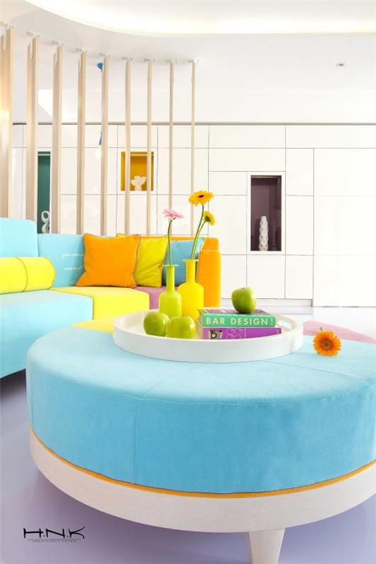 דירה מודרנית עם פלטת צבעים תוססת Nicola katrib ספת סלון