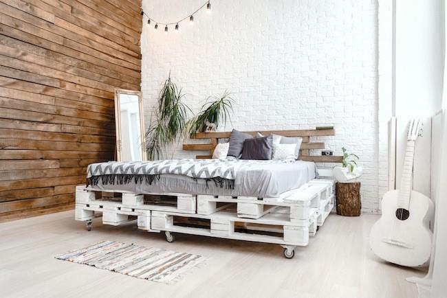 מיטה מודרנית בצבע לבן