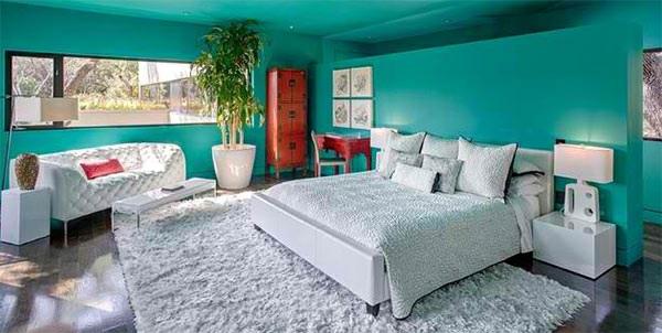 חדר שינה מודרני רעיונות עיצוב צבע צבע קיר טורקיז הנחת רצפת עץ כהה