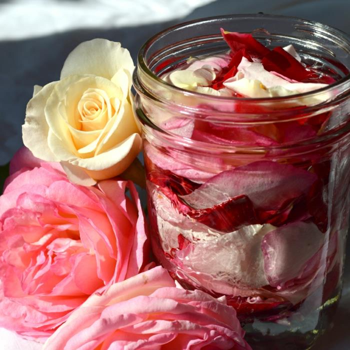 קוסמטיקה טבעית rosenwasser DM ניחוח ורדים פורחים במים