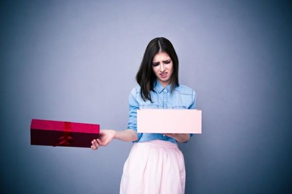 אישה ציבורית מתנה לא הולכת מתנות חתונה יוצאות דופן